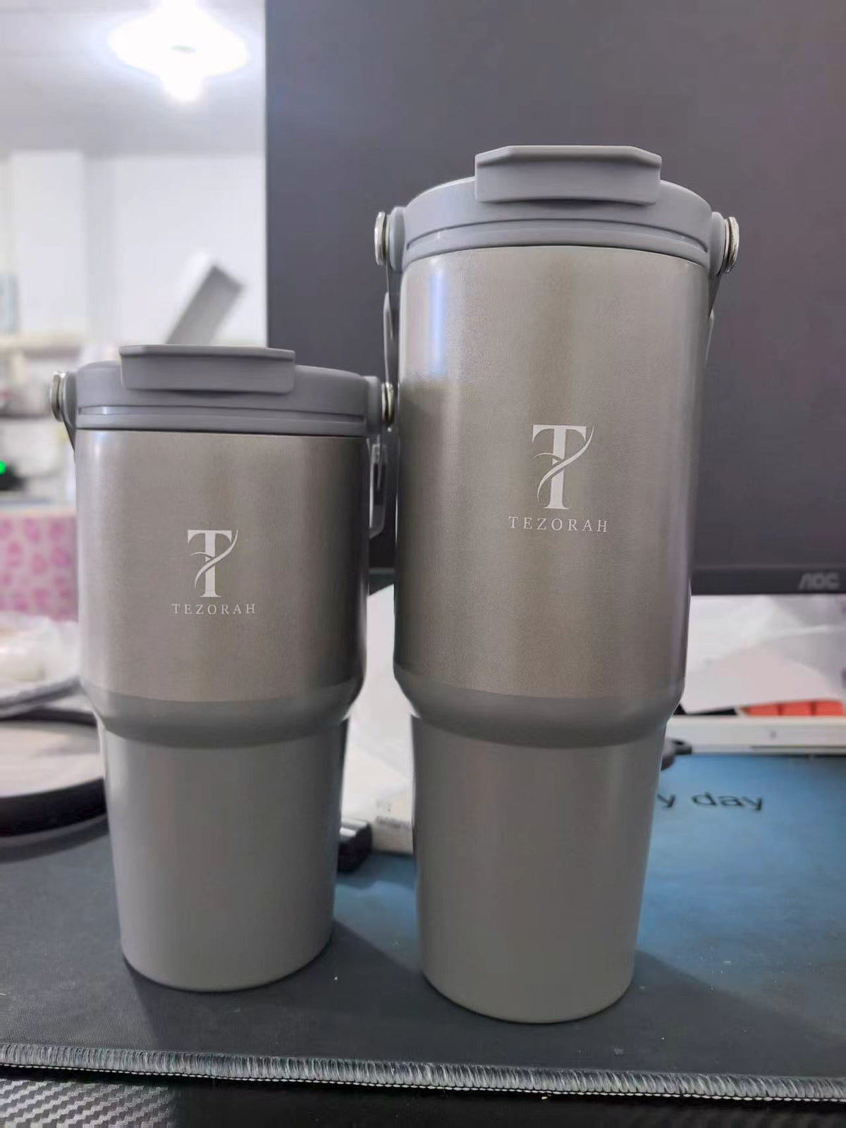 TEZORAH Dual Drink Carry Tumbler 900ml | Stainless Steel Vacuum Insulated | Foldable Carry Handle | Box Included
